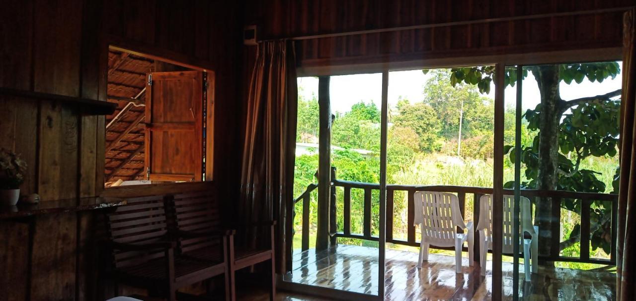 Kohjum Freedom Resort Koh Jum Exterior photo