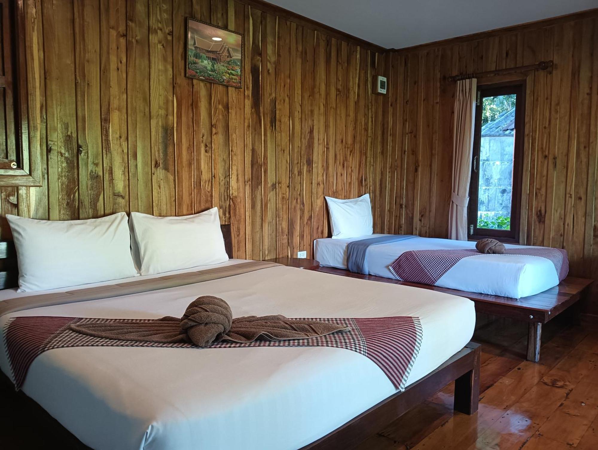 Kohjum Freedom Resort Koh Jum Exterior photo