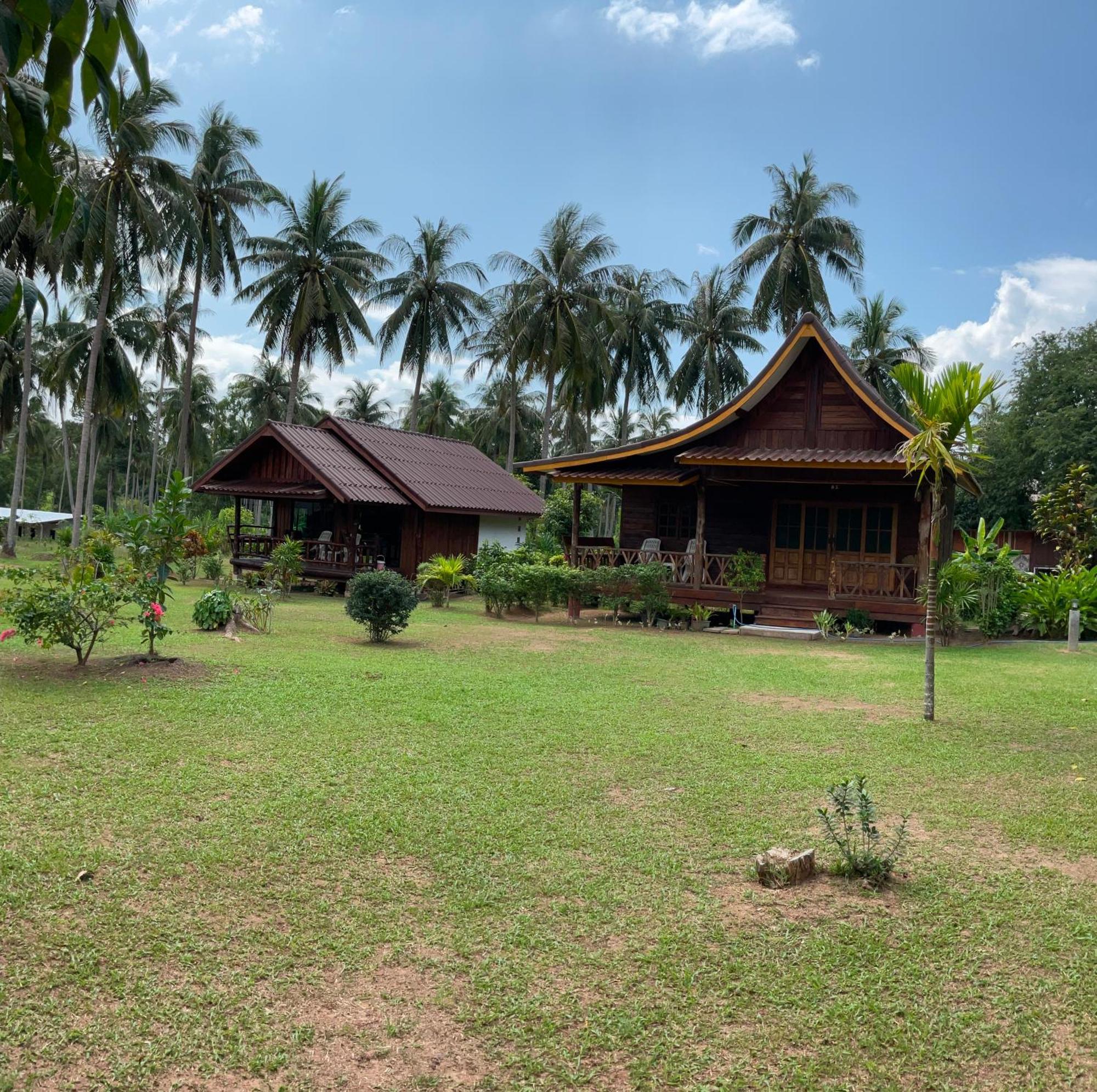 Kohjum Freedom Resort Koh Jum Exterior photo