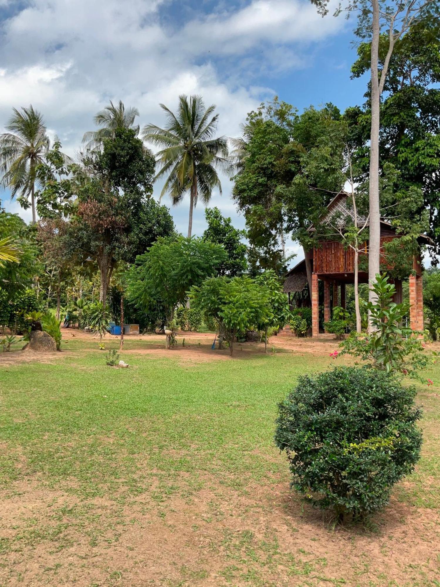 Kohjum Freedom Resort Koh Jum Exterior photo