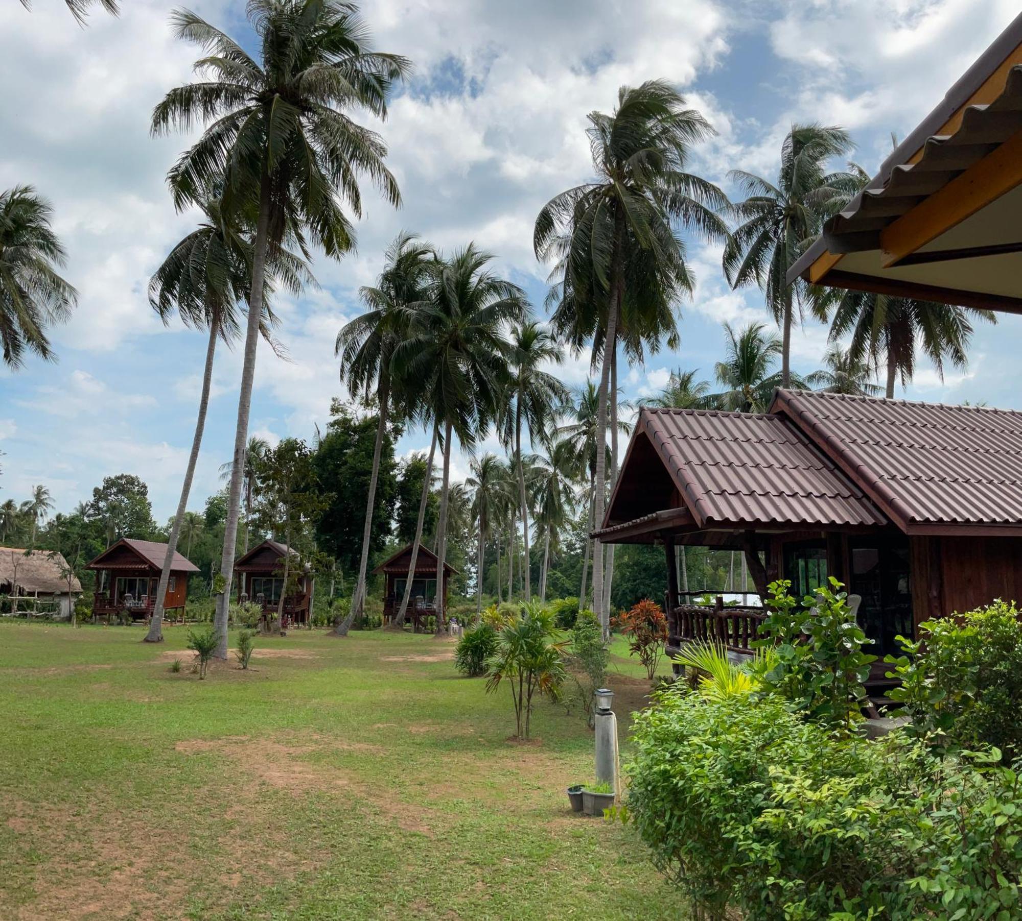 Kohjum Freedom Resort Koh Jum Exterior photo