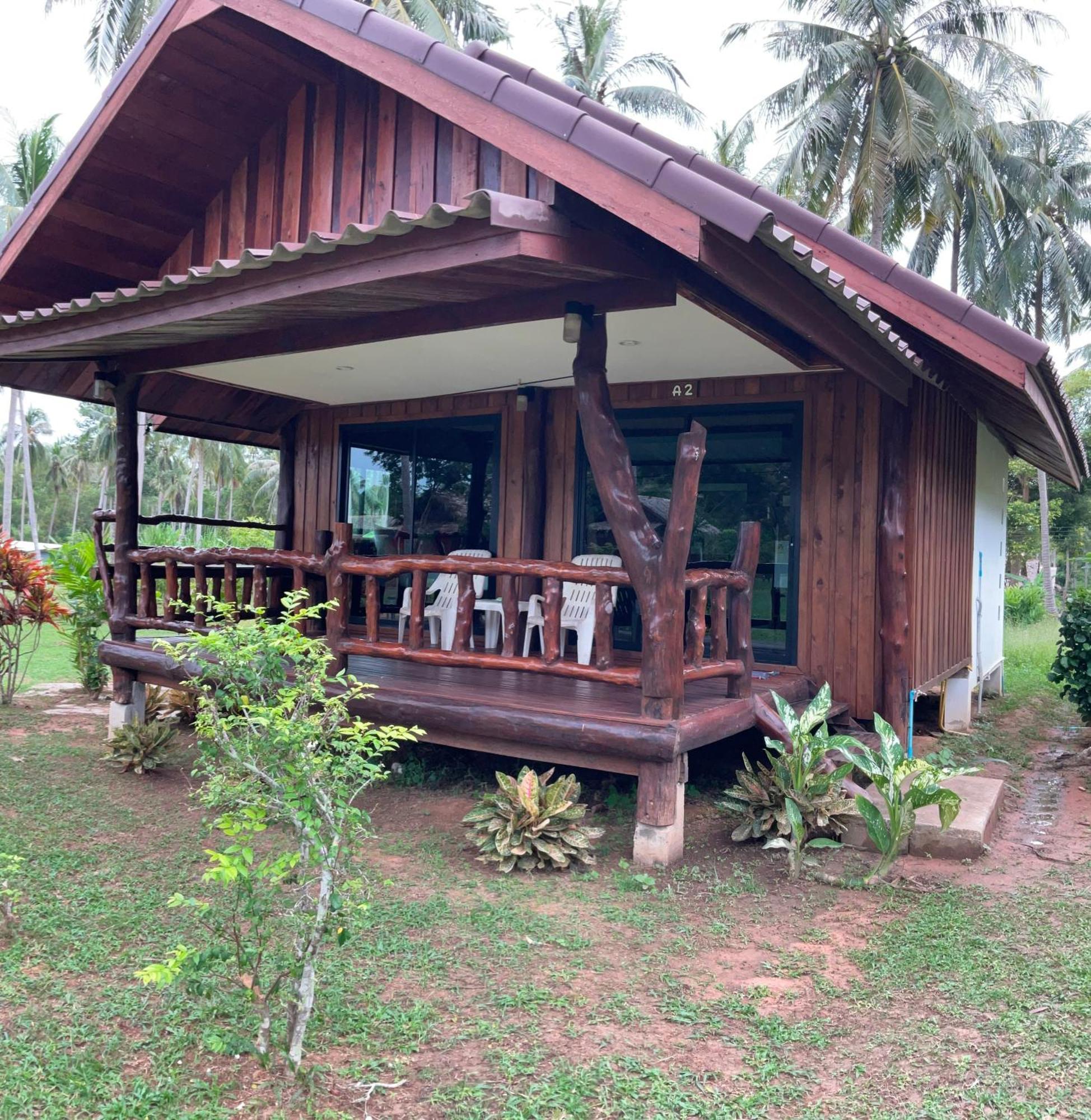 Kohjum Freedom Resort Koh Jum Exterior photo
