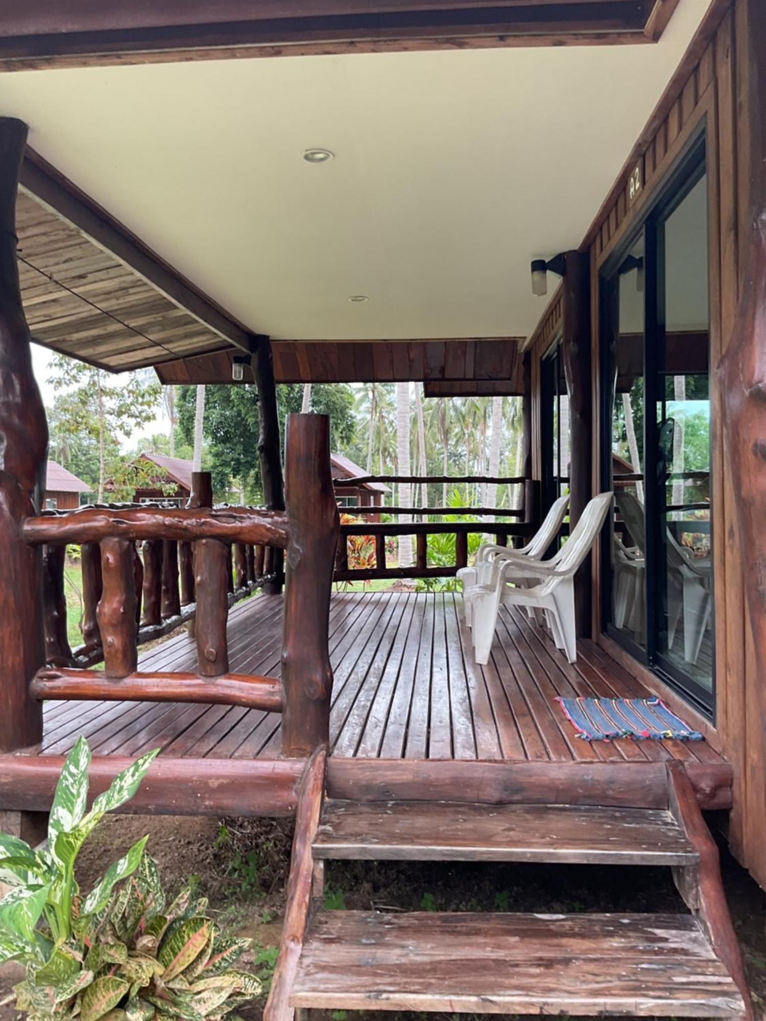 Kohjum Freedom Resort Koh Jum Exterior photo
